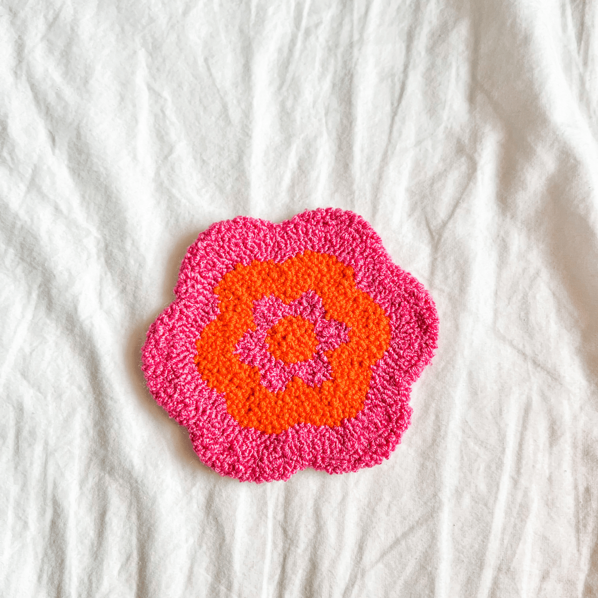 Retro Flower Mug Rug - ALilBitOfSpice